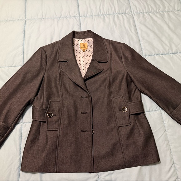 Kasper Women’s Charcoal Gray belted blazer - Picture 8 of 9